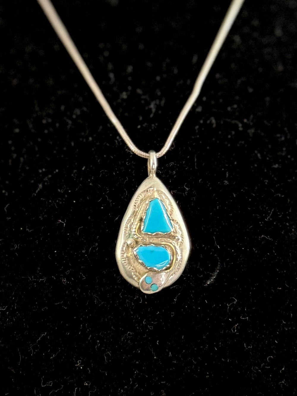 ZUNI R. & J. EFFIE CALAVAZA Sterling Silver Turquoise Snake Pendant Necklace